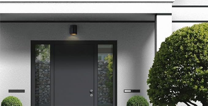 Maxim Lighting Outpost 1-Light Outdoor Wall Light | Black Aluminum Finish | Transitional Outdoor Light Fixture | Ideal for Porches Patios &amp Garages | Dimmable Wet Rated | 26101BK