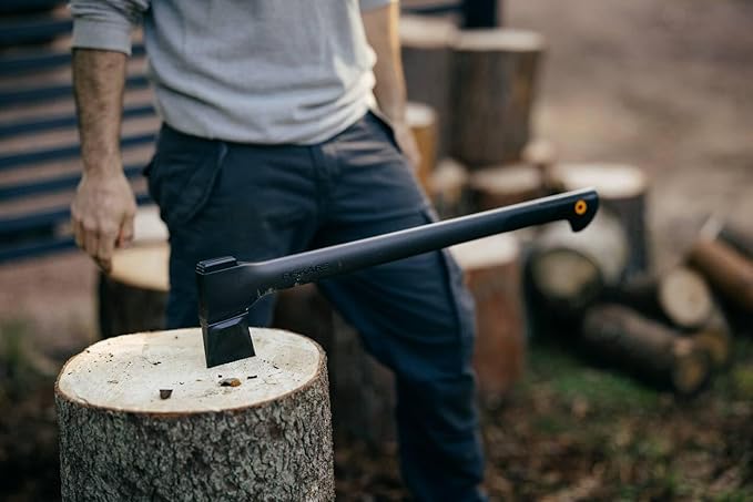 Fiskars Splitting Axe L Solid with Blade and Transport Protection Non-Stick Coating Steel Blade/Fibreglass Reinforced Plastic Handle Black/Orange A19 Length: 65 cm 1.6 kg 1052044