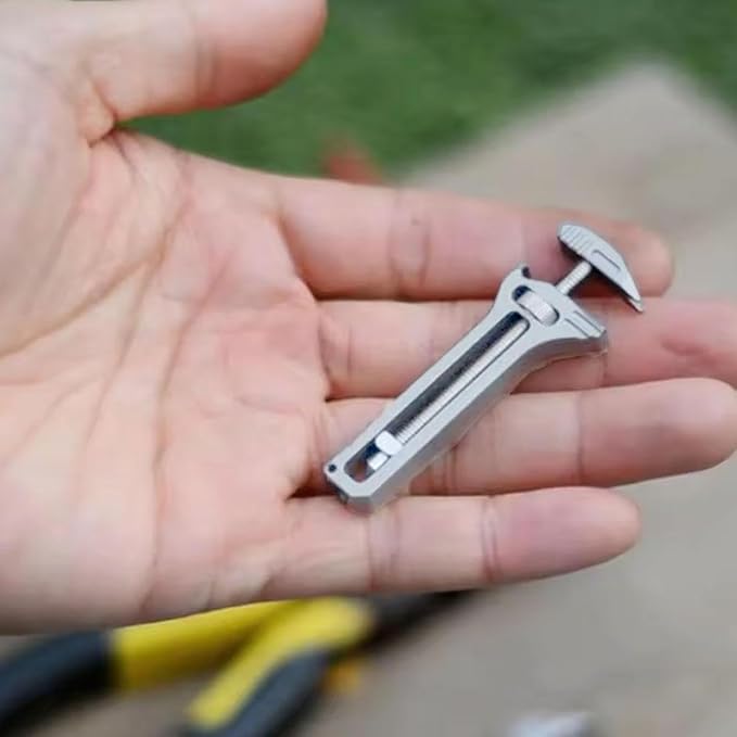 Compact Titanium Multitool Portable Mini Multitool Wrench Multifunctional Adjustable Wrench Alloy Tool Bottle Opener Keychain For Travel Hiking Fishing (5pcs)