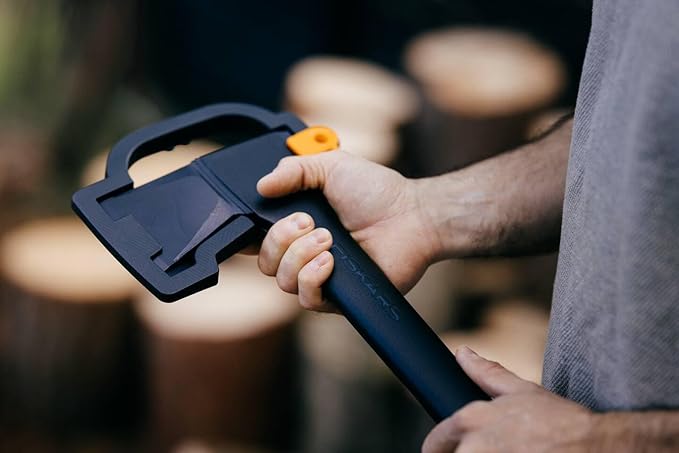 Fiskars Splitting Axe L Solid with Blade and Transport Protection Non-Stick Coating Steel Blade/Fibreglass Reinforced Plastic Handle Black/Orange A19 Length: 65 cm 1.6 kg 1052044