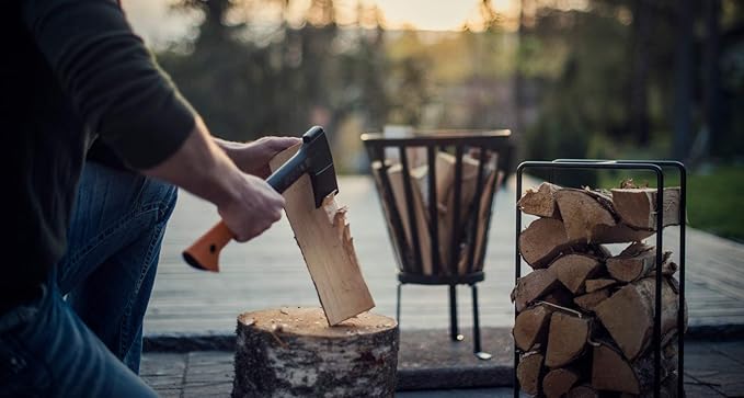 Fiskars Chopping Axe S X10 Storage and Carrying Case Included Length: 44 cm Non-Stick Coating High Steel Blade/Fibreglass Handle Black/Orange 1015619