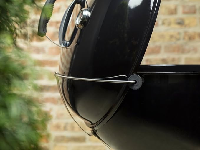 Weber Master-Touch Charcoal Grill 22-Inch Black – Premium Outdoor BBQ Grill with Tuck-Away Lid Holder &amp One‑Touch™ Cleaning System Porcelain‑Enameled Kettle