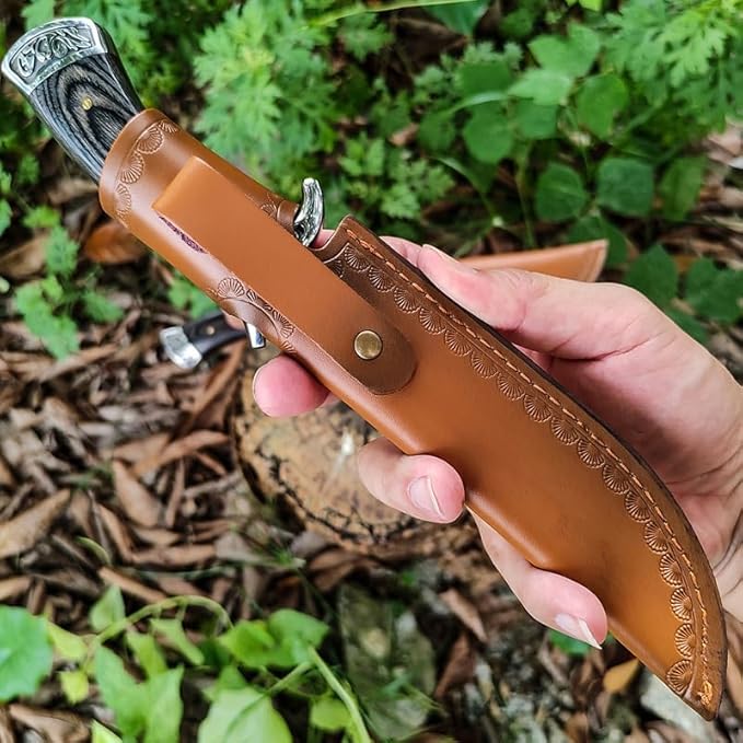 High Hardness Damascus Steel Knives Ergonomic Solid Wood Handle with Leather Sheath for Camping HikingBlack19.7 * 4 * 2cm