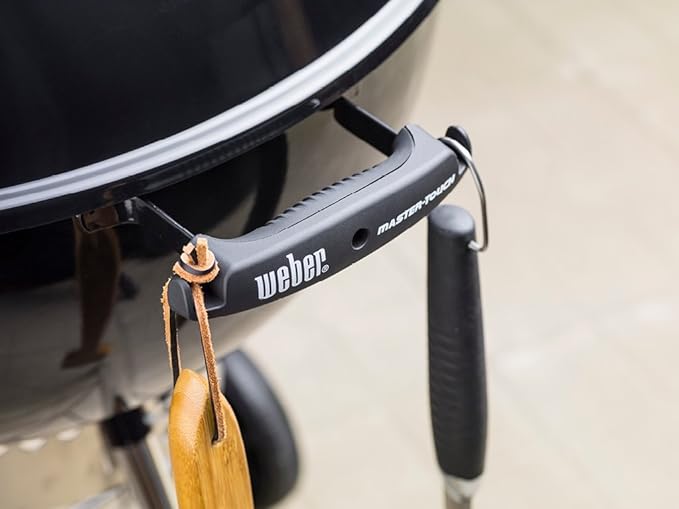 Weber Master-Touch Charcoal Grill 22-Inch Black – Premium Outdoor BBQ Grill with Tuck-Away Lid Holder &amp One‑Touch™ Cleaning System Porcelain‑Enameled Kettle