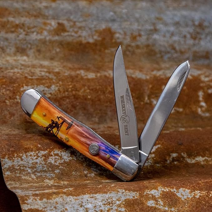 WHISKEY BENT HAT CO. Traditional Trapper Folding Pocket Knife 4.125 Closed Length 440C Stainless Steel Blades (Pump Jack Sunrise)