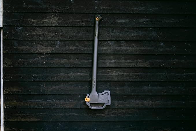 Fiskars Splitting Axe L Solid with Blade and Transport Protection Non-Stick Coating Steel Blade/Fibreglass Reinforced Plastic Handle Black/Orange A19 Length: 65 cm 1.6 kg 1052044
