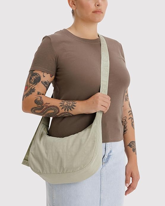 BAGGU Medium Nylon Crescent Bag