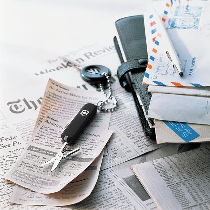 Victorinox Pocket Knife Small Classic SD 58 mm Black (7 Functions Blade Nail File Screwdriver 2.5 mm Scissors)