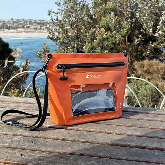 IPX7 Waterproof Bag with Touchscreen Phone PocketFloating Airtight Shoulder Bag for SwimmingRaftingCyclingHiking