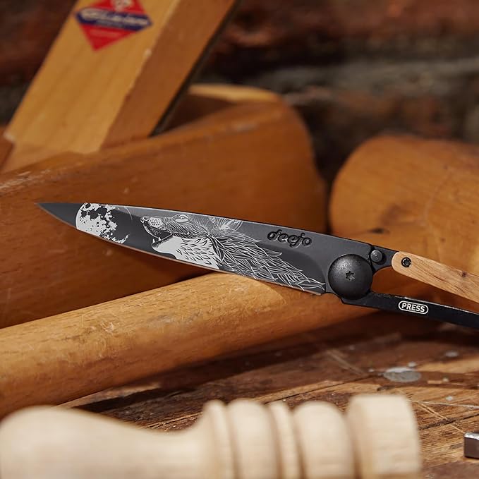deejo - 37G Folding Pocket Knife with Belt Clip - Howling Design 3.7-Inch Stainless Steel Blade Black Titanium Finish Olive Wood Handle - Lightweight Everyday Carry for Home Work and Outdoor Use