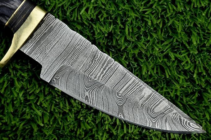 8-Inch Hand-Forged Damascus Steel Hunting Knife Fixed Blade Skinning Design with Leather Sheath Multicolor Wood Handle Brass Guard Twist Pattern Blade for Camping (Grey)