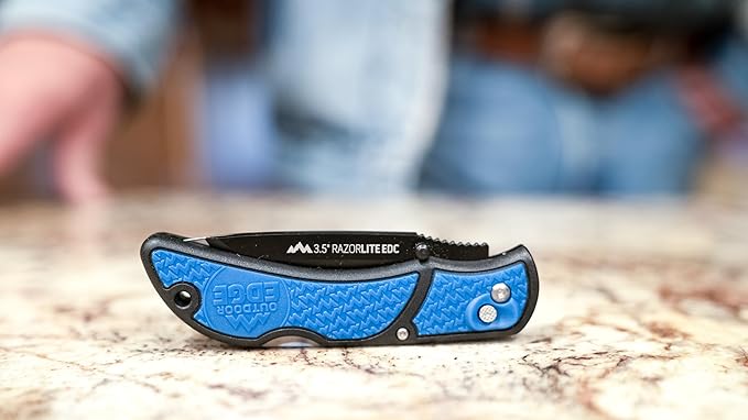 OUTDOOR EDGE 3.5 RazorLite EDC Knife. Pocket Knife with Replaceable Blades and Clip. Perfect For Hunting &amp Skinning Deer. Blue with 6 Blades