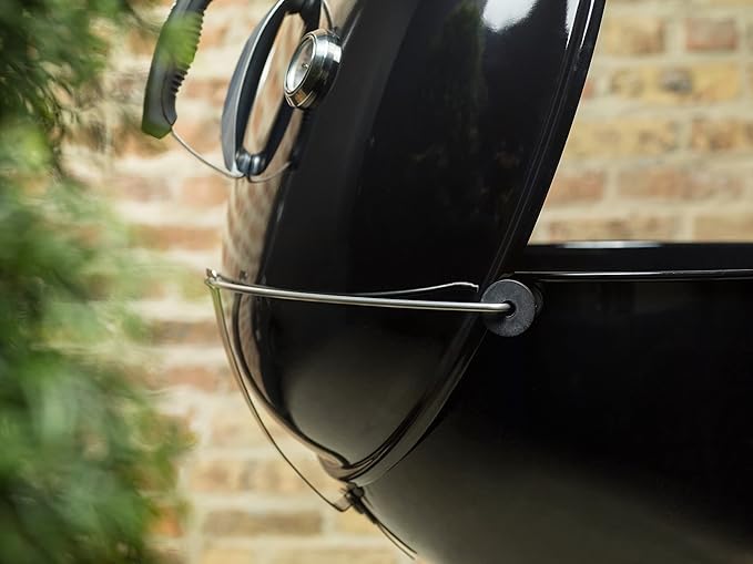 Weber Master-Touch Charcoal Grill 22-Inch Spring Green – Premium Outdoor BBQ Grill with Tuck-Away Lid Holder &amp One‑Touch™ Cleaning System Porcelain‑Enameled Kettle