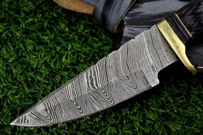 8-Inch Hand-Forged Damascus Steel Hunting Knife Fixed Blade Skinning Design with Leather Sheath Multicolor Wood Handle Brass Guard Twist Pattern Blade for Camping (Grey)