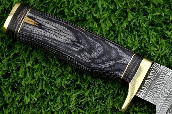 8-Inch Hand-Forged Damascus Steel Hunting Knife Fixed Blade Skinning Design with Leather Sheath Multicolor Wood Handle Brass Guard Twist Pattern Blade for Camping (Grey)