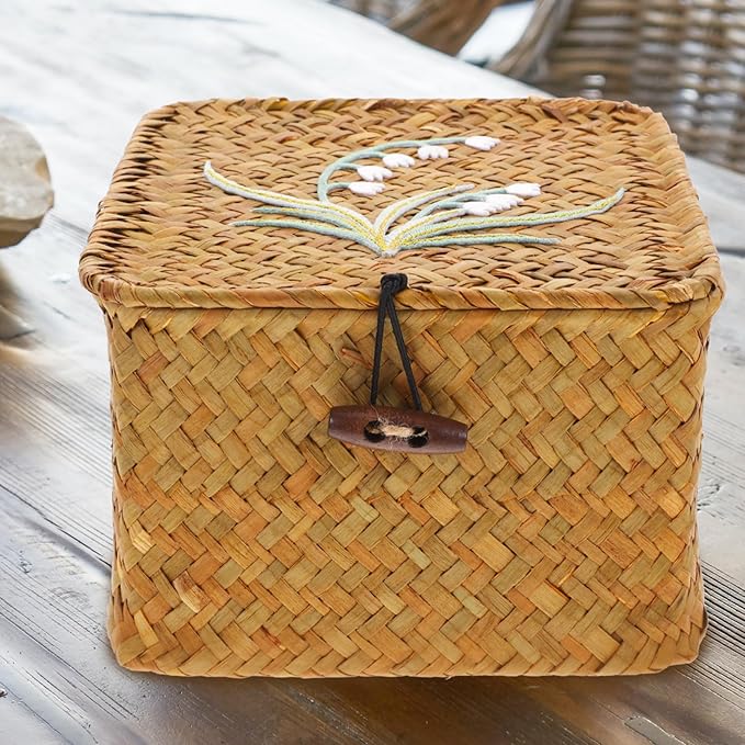 Hand Woven Lidded Storage Basket Woven Basket for Home Desktop Organizer Rattan Box