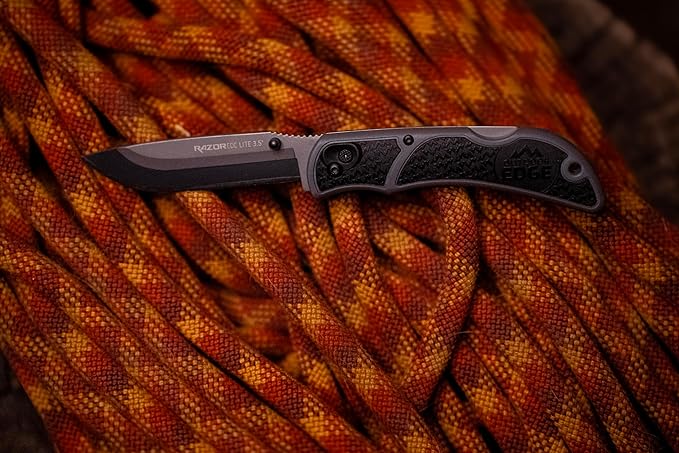 OUTDOOR EDGE 3.5 RazorLite EDC Pocket Knife (Obsidian Black) with Replaceable Blades and Clip Perfect Carry Knive for Camping Hunting and Survival Includes 12 Black Steel Drop Point Blades