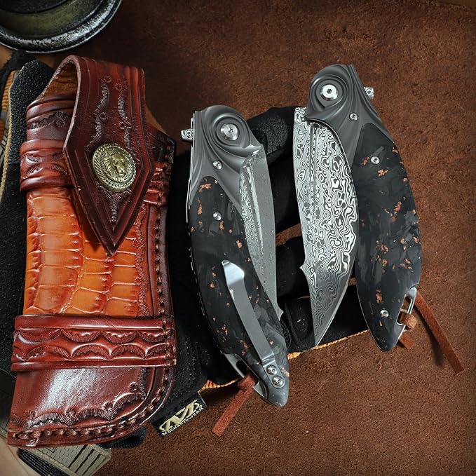 handmade Folding Pocket KnifeJapanese Damascus steel 3.9in blade Men's folding knifewith Pocket Clip Leather Sheathliner lock Carbon Fiber Handlefit EDC Outdoor camping Survivalgift