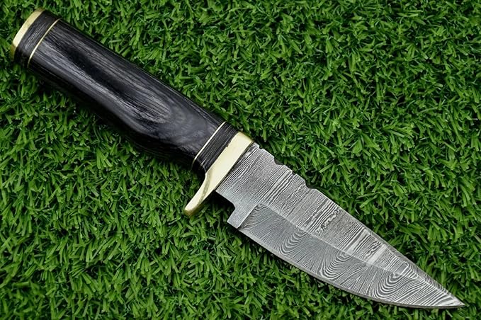 8-Inch Hand-Forged Damascus Steel Hunting Knife Fixed Blade Skinning Design with Leather Sheath Multicolor Wood Handle Brass Guard Twist Pattern Blade for Camping (Grey)