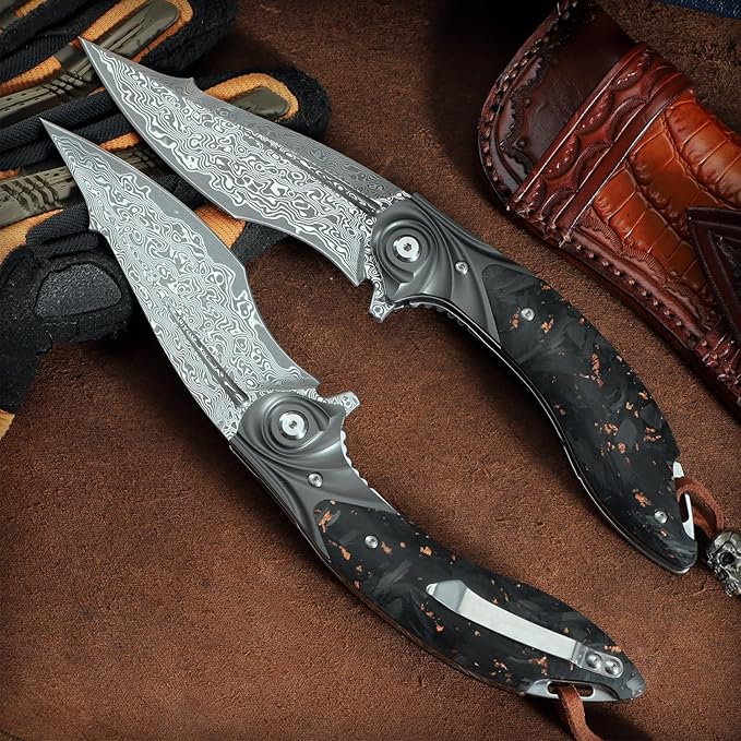 handmade Folding Pocket KnifeJapanese Damascus steel 3.9in blade Men's folding knifewith Pocket Clip Leather Sheathliner lock Carbon Fiber Handlefit EDC Outdoor camping Survivalgift