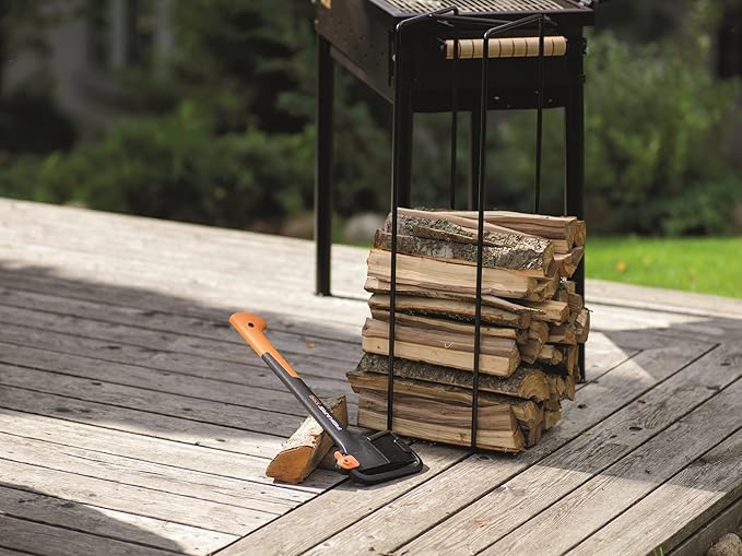 Fiskars Chopping Axe S X10 Storage and Carrying Case Included Length: 44 cm Non-Stick Coating High Steel Blade/Fibreglass Handle Black/Orange 1015619