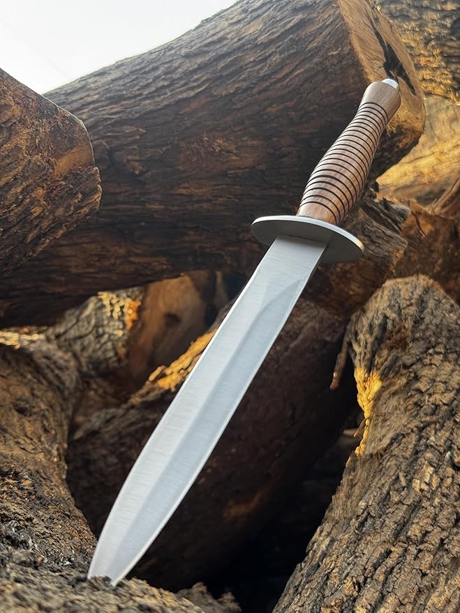 Handmade D2 steel Dagger knifeHandmade Fixed Blade Fox Knives Double Edge Sharp Knifesideal for HuntingCampingBoot knfe