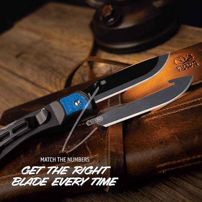 OUTDOOR EDGE 3.5 RazorLite EDC Knife. Pocket Knife with Replaceable Blades and Clip. Perfect For Hunting &amp Skinning Deer. Blue with 6 Blades