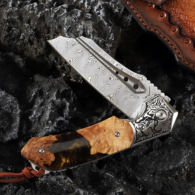 Japan Handmade Damascus steel steel Folding Pocket Knife3.5 in High hardness bladeFrame LockWith Leather Sheathresin and Maple handleMountaineering go fishing hunting Adventure Knifee