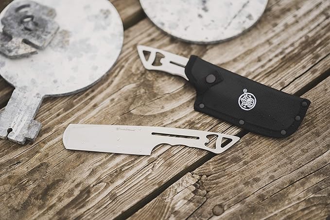 Smith &amp Wesson Bullseye Throwing Products with Full Tang Stainless Steel Design and Protective Nylon Sheaths for Recreation and Competition