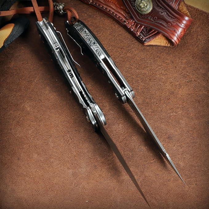handmade Folding Pocket KnifeJapanese Damascus steel 3.9in blade Men's folding knifewith Pocket Clip Leather Sheathliner lock Carbon Fiber Handlefit EDC Outdoor camping Survivalgift