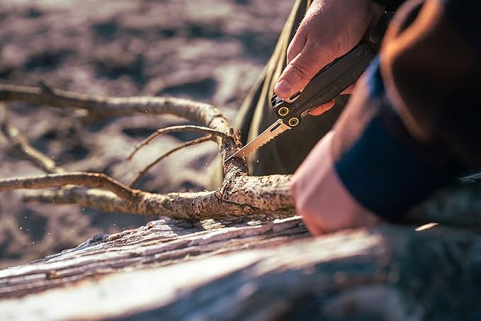 LEATHERMAN Wave Alpha – 16-in-1 Multi-Tool with MagnaCut® Blade G10 Handles &amp Full-Size Scissors Obsidian