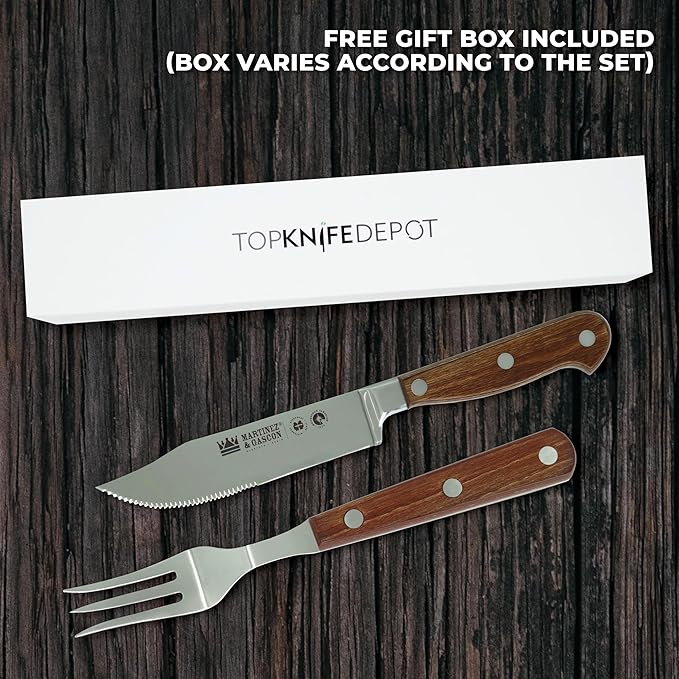 Lodge Steak Knife &amp Fork Set – Serrated Blade – Molybdenum Vanadium Stainless Steel - Layered Oak Wood Handle - Excellent choice for informal or formal BBQs - Set includes 1 Knife &amp 1 Fork