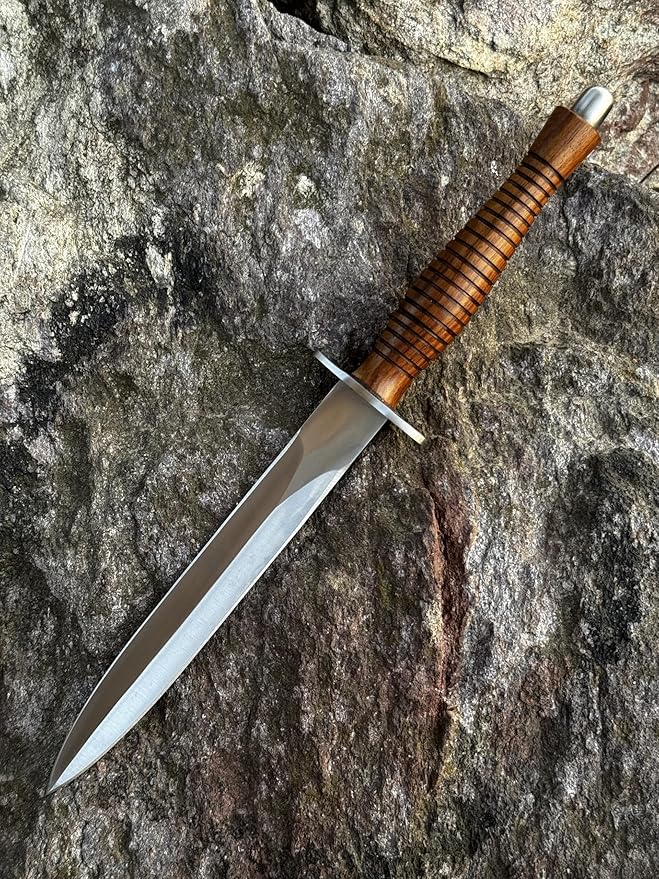 Handmade D2 steel Dagger knifeHandmade Fixed Blade Fox Knives Double Edge Sharp Knifesideal for HuntingCampingBoot knfe