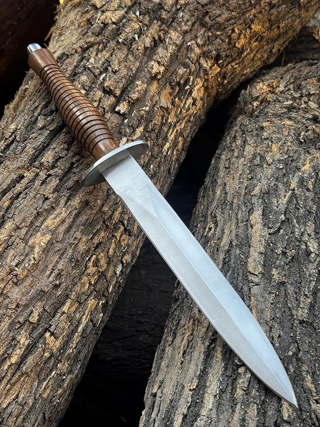 Handmade D2 steel Dagger knifeHandmade Fixed Blade Fox Knives Double Edge Sharp Knifesideal for HuntingCampingBoot knfe
