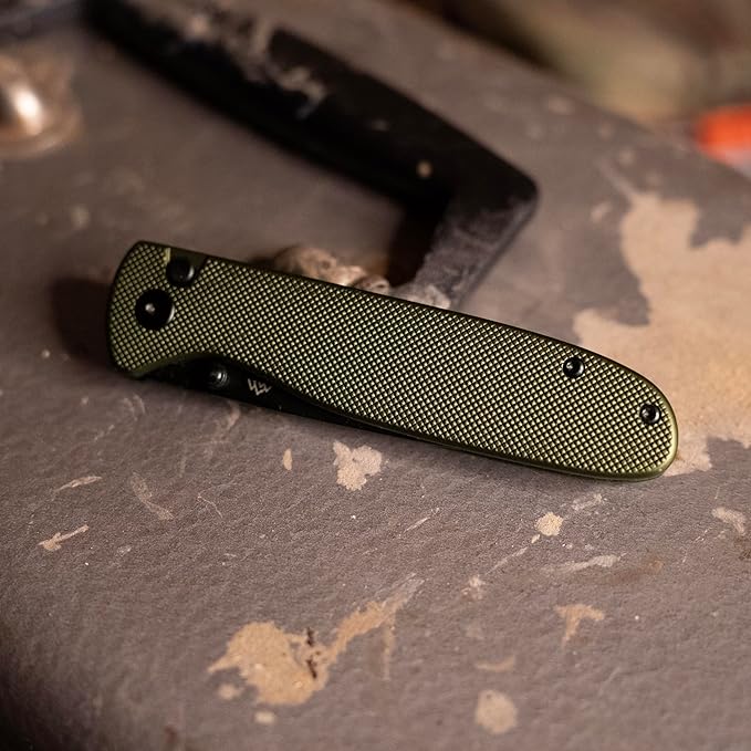 OUTDOOR EDGE Dirk 3.25 Black Drop Point Blade - Green Aluminium Scales Handle with Button Lock Operation Ambidextrous Opening Perfect for Men &amp Women Lightweight for Camping Fishing &amp Hunt