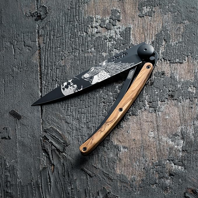 deejo - 37G Folding Pocket Knife with Belt Clip - Howling Design 3.7-Inch Stainless Steel Blade Black Titanium Finish Olive Wood Handle - Lightweight Everyday Carry for Home Work and Outdoor Use